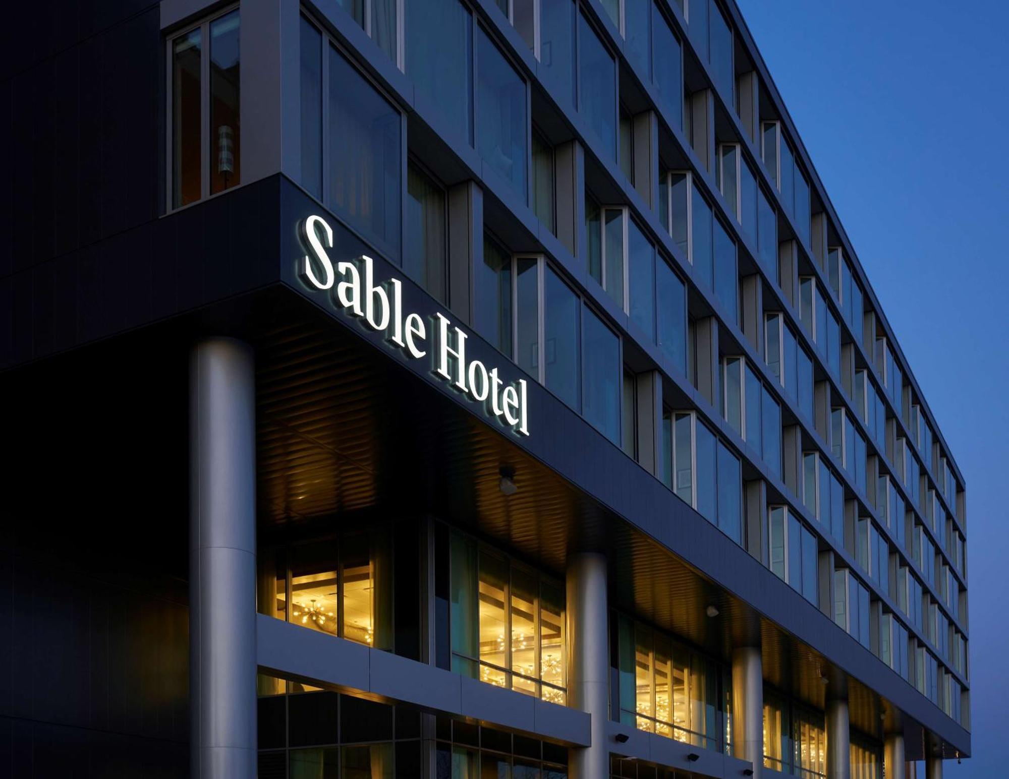 Sable At Navy Pier Chicago, Curio Collection By Hilton Hotel Buitenkant foto